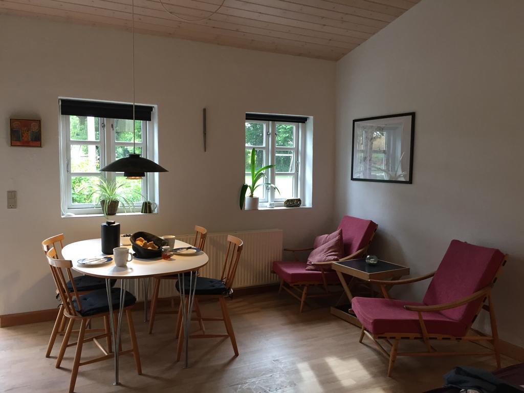 Lindegaardapartment - Woods And Sea 하일스 외부 사진